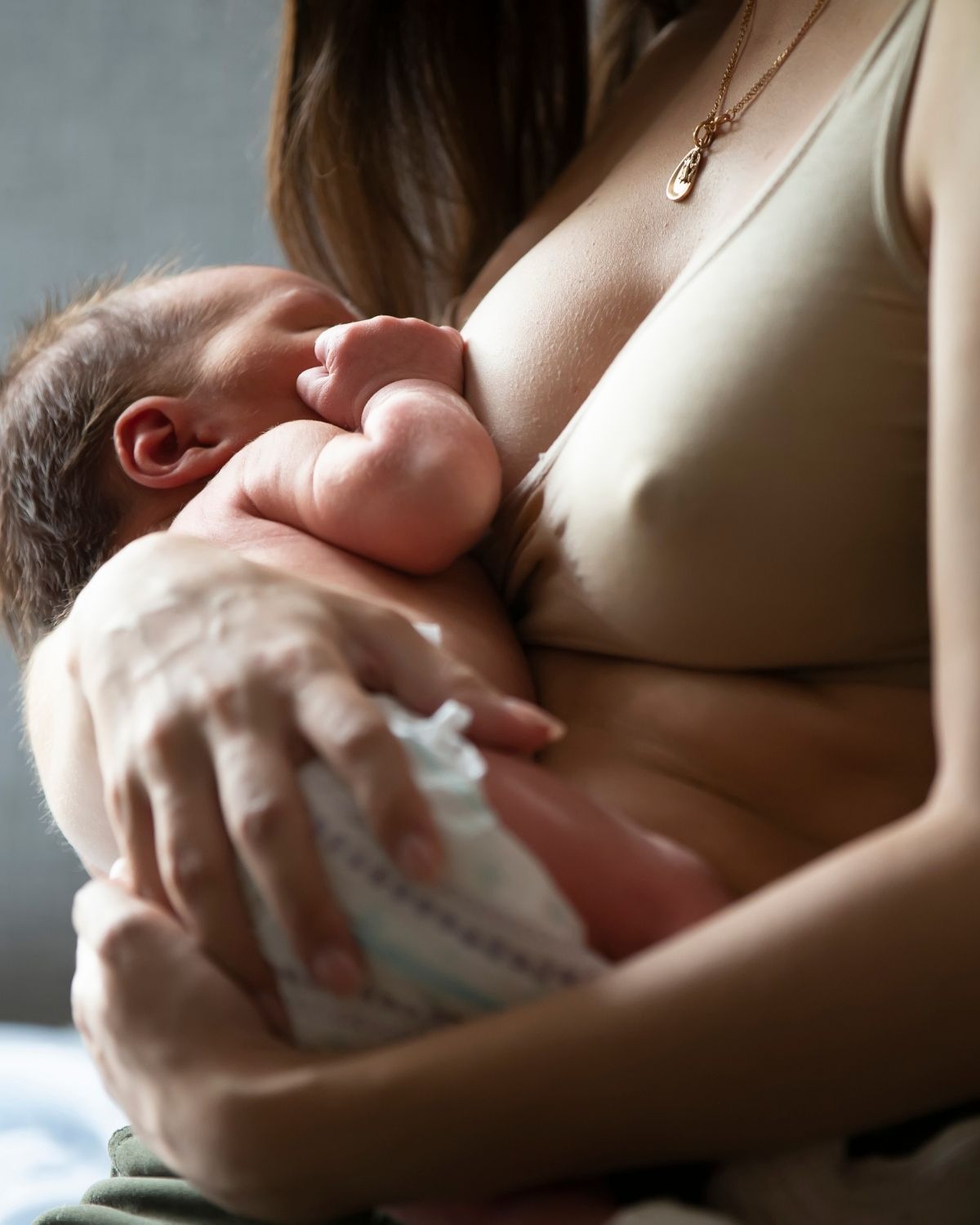 https://www.gentlenursery.com/wp-content/uploads/2017/01/breastfeeding-essentials-must-haves.jpg