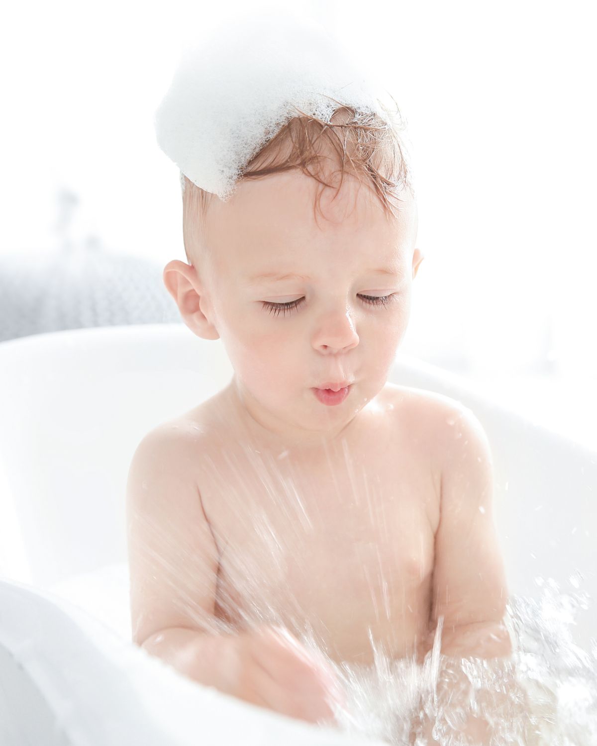 6 Best Non-Toxic Baby Bathtubs