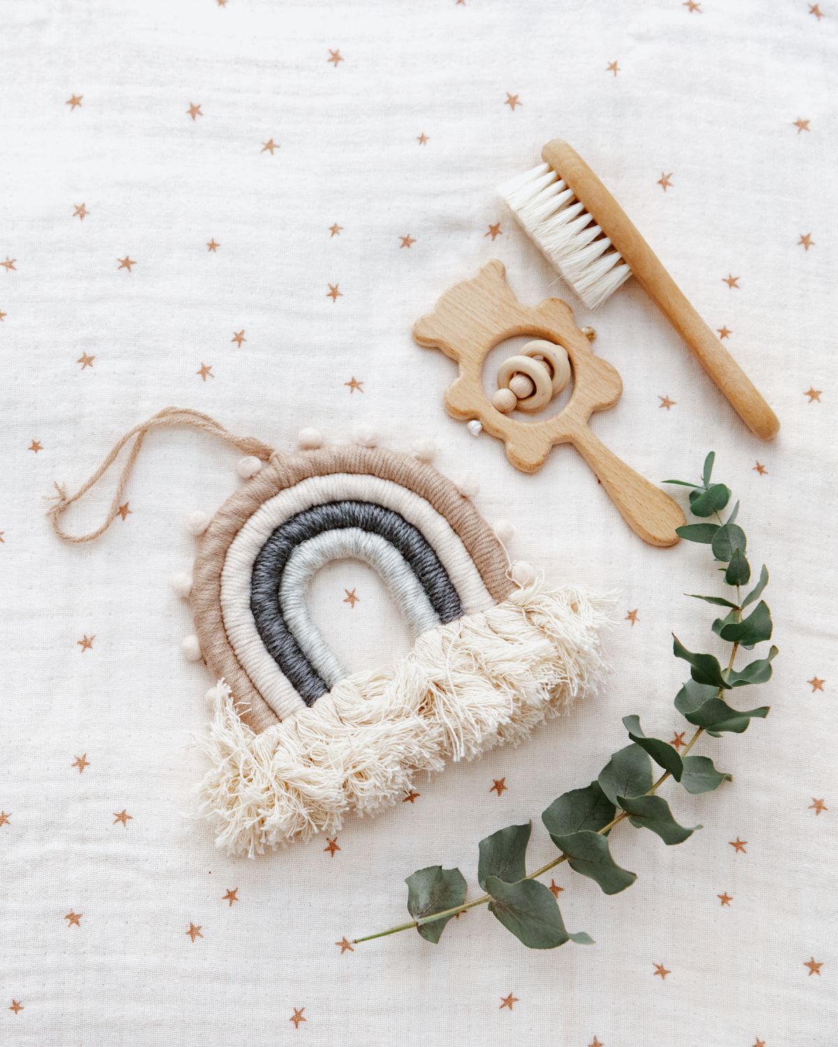 25 Unnecessary Baby Products You Can *Totally* Skip On Your Registry